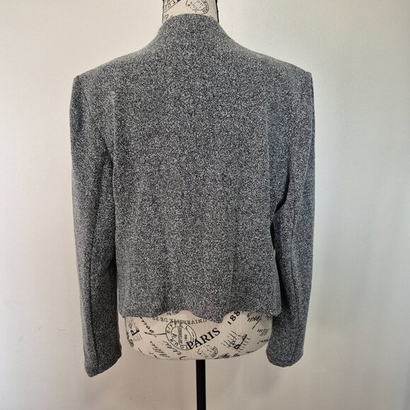 Blazer - Picture 5 of 10